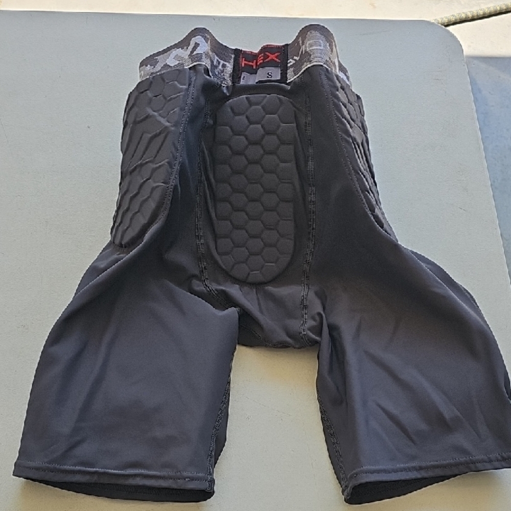 MCDAVID Padded Compression Shorts. Sz Mall Mens, Sports